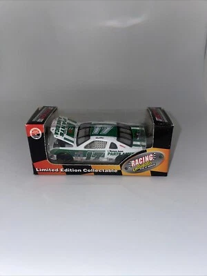 Darrell Waltrip #17 Western Auto Parts 1/64 Racing Collectables Monte Carlo LE Foto 1 de 4