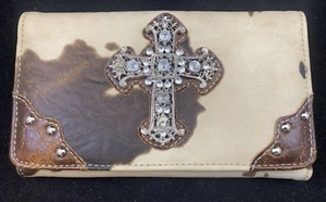 Country Road Clutch Wallet Snap Cards Rhinestone Cross Camo  Print Brown - Picture 1 of 9
