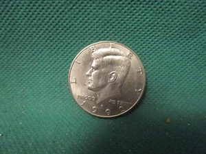1992 P Kennedy Half Dollar - Fine Circulated Condition - Picture 1 of 2