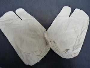 Original WW2 British Army Gunners Winter White Gloves - Picture 1 of 11