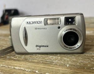 Cámara digital Samsung Digimax 301 3,2 MP plateada enciende lectura - Imagen 1 de 8