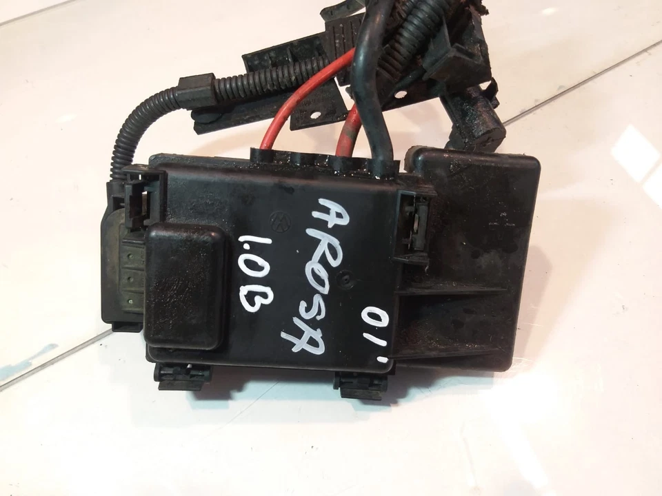 CENTRALINA PORTA FUSIBILI PER SEAT Arosa 1° Serie benzina 1.0 (97>00) - Immagine 1 di 1