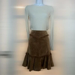 Gonna con volant Anthropologie June in camoscio marrone scuro. Taglia 2 - Foto 1 di 7