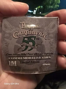 Moneta commemorativa 55° anniversario pirati dei Caraibi Disneyland - Foto 1 di 3