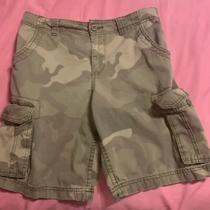 Boy’s Arizona Camo Cargo Shorts Size 14 Husky #1111 - Picture 1 of 14