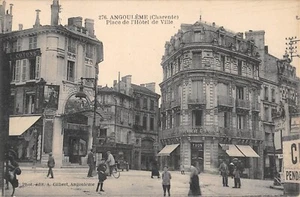 CPA 16 ANGOULEME / PLACE DE L'HOTEL DE VILLE - Picture 1 of 1