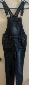 Mono vaquero Kohl’s SO para niñas talla 8 azul oscuro pierna recta con bolsillos - Imagen 1 de 8