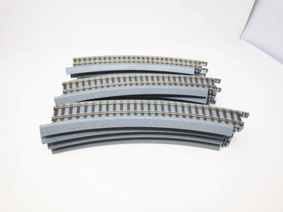 USED WalthersMainline HO Scale Power-Loc 18" Radius Curve Track (12 pcs) Read - Image 1 of 3