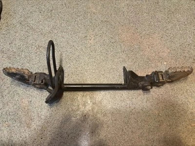 Montaje de estriberas Yamaha Rt 100 Foto 1 de 4