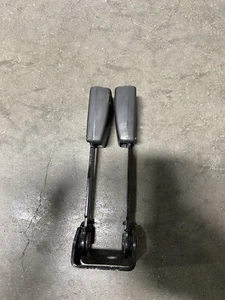 2014-2020 Chevrolet Silverado Sierra Rear Double seat belt seatbelt CREWCAB - Picture 1 of 2