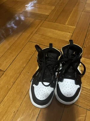 Nike Air Jordan retrô 1 médio criança tamanho 10c - Imagem 1 de 4