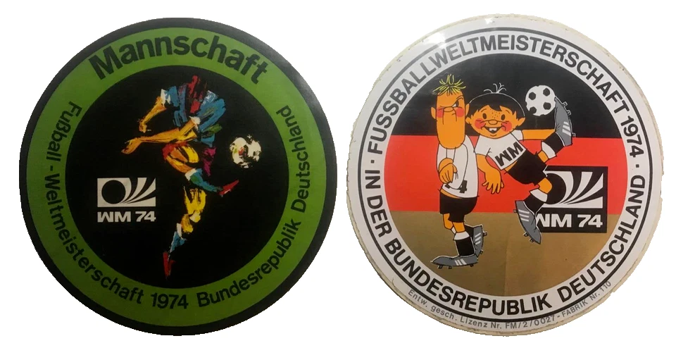 2 X Fußball Aufkleber FIFA WM 1974 DFB Lizensierter original Sticker rund - Bild 1 von 3