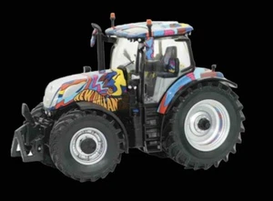Britains 43392 New Holland T7.300 60th Anniversary Tractor 1:32 Diecast Model - Picture 1 of 4
