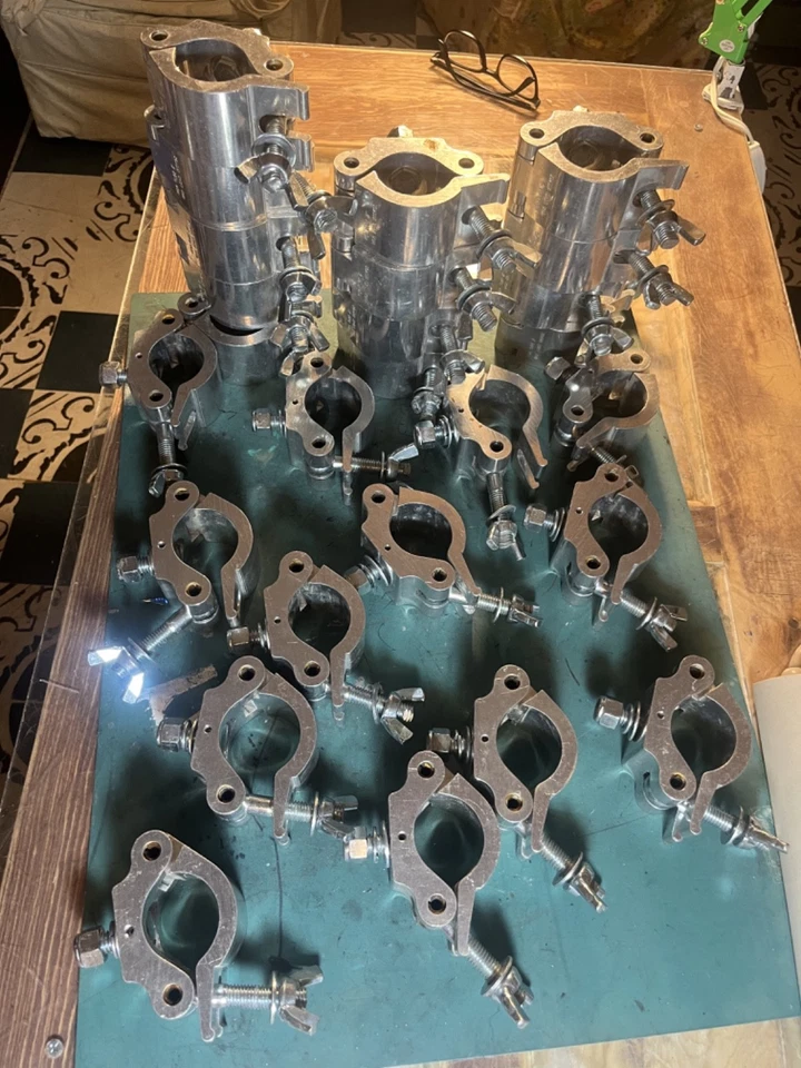 Abrazadera de armadura y tubo Mega-Acoplador Foto 1 de 2