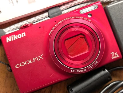 N MINT Nikon COOLPIX S6100 16.0MP Digital Camera 7x Zoom English ok  Japan Red - Image 1 of 4