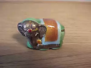 DE COLECCIÓN HERMOSA FIGURA DE ELEFANTE DE LATÓN ESMALTADO VERDE - ELEGANTE MANTA DE SILLA - Imagen 1 de 5