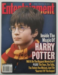 Daniel Radcliffe Signed Entertainment Weekly Magazine Harry Potter LEGEND RAD - Picture 1 of 1
