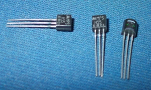 MPSH55 MOTOROLA PNP TRANSISTOR TO-92 PACKAGE RARE NEW LAST ONES QTY-1 - Bild 1 von 1