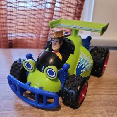 Coche de carreras Mattel Disney Pixar Toy Story 3 Shake N Go Woody 2009 Foto 1 de 4