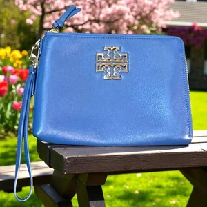 Tory Burch Britten Large Blue Pebbled Leather Zip Wristlet Wallet Gold Hardware - Picture 1 of 12
