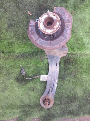 Volvo V40 2017 MK3 buje de rueda nudillo lado del pasajero trasero izquierdo 31314456 #15F13 Foto 1 de 4