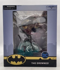 Diamond Select DC Gallery Batman: The Drowned PVC Diorama di Alterton - Foto 1 di 6