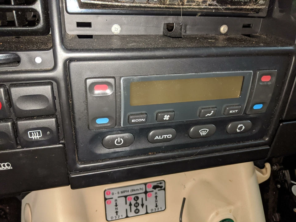 2003 LAND ROVER DISCOVERY HEATER A/C CLIMATE CONTROLS - Image 1 of 1