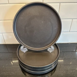 Juego de 4 Platos de Ensalada Piedra + Lain 7 3/4" CELINA Negro Mate Usado en Excelente Condición - Imagen 1 de 15