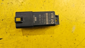 VW SCIROCCO GT 2.0 TDI ENGINE CBBB 2008-2014 GLOW PLUG RELAY 038907281D - Picture 1 of 3