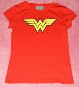 LADIES SIZE 8 WONDER WOMAN T SHIRT DC COMICS - Picture 1 of 2