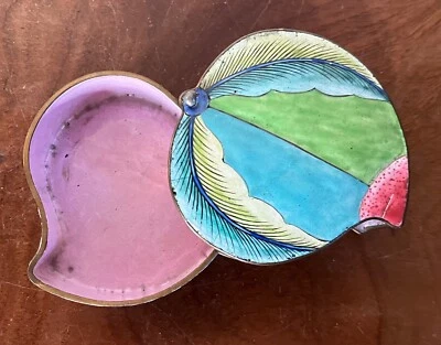 Antiguo cantón chino del siglo XIX esmalte sobre cobre melocotón caja rosa familiar Foto 1 de 4