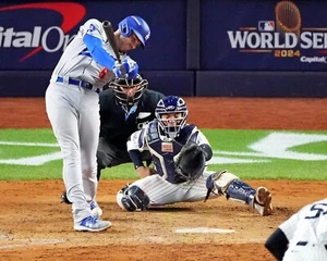 8x10 Photo FREDDIE FREEMAN Los Angeles Dodgers 2024 World Series Grand Slam MVP - Picture 1 of 1