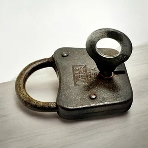 Antique YALE TOWNE JUNIOR JR PADLOCK with KEY # 1805 USA Works Old LOCK Company - Picture 1 of 12