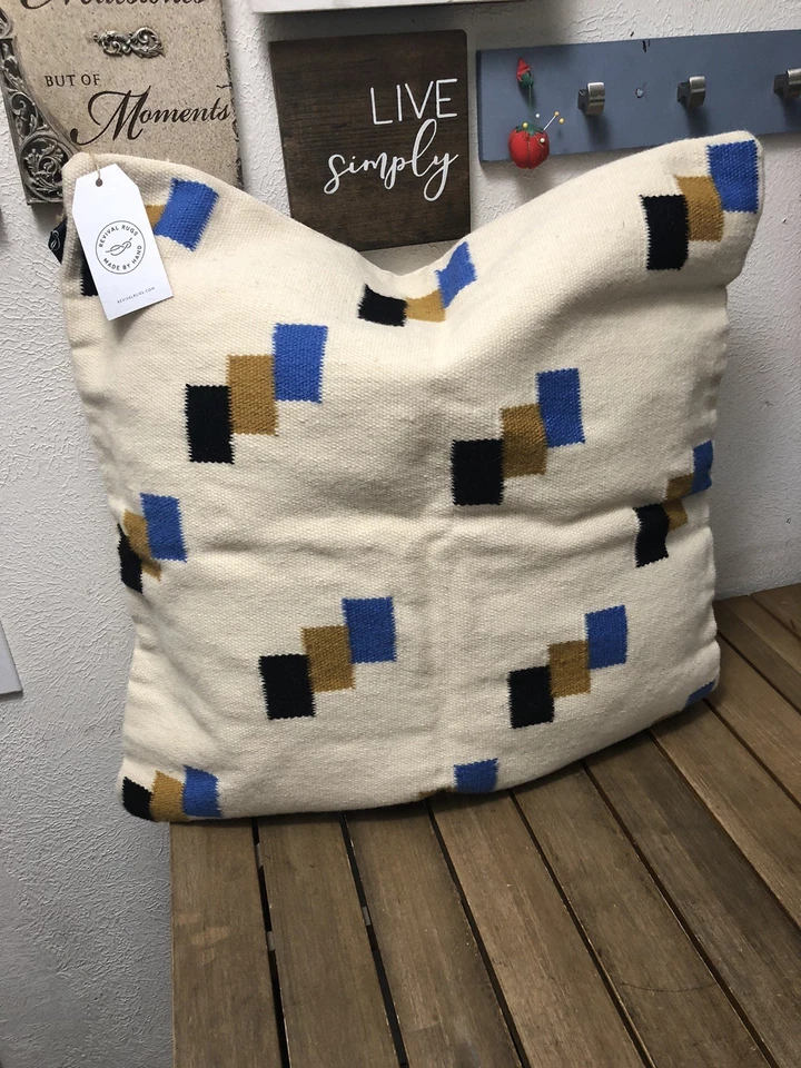 100% New Zealand Wool Pillow Cover Revival Rugs Handwoven Cotton Canvas Back New - Image 1 of 4