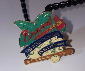 Mlb 1995 World Champions Spring Training Braves Metal Pin West Palm Florida - Picture 1 of 2