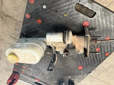 2007 dodge ram 2500 3500 brake Booster / Power Master Cylinder - Image 1 of 4