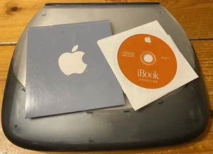 Vintage (c.2000) Apple Laptop Computer iBook (M2453) W/ Cords+ Working Condition - Zdjęcie 1 z 18