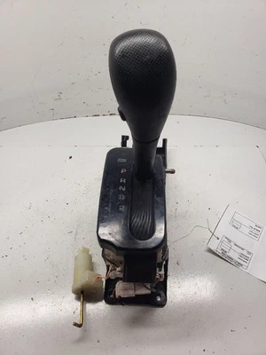 Conjunto de palanca de cambios de transmisión automática usado se adapta a: Jeep Liberty Grade 2006 Foto 1 de 4