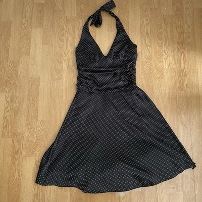 Vestido halter satinado a lunares y2k de colección Rubí Rox línea A tul talla S blanco y negro Foto 1 de 4