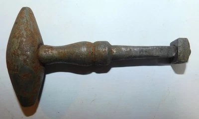 ANCIENNE POIGNÉE EN FONTE CARRÉ DE 7 .XIXe/XXe. SERRURE LOQUET CLENCHE PORTE 25 - Photo 1/4