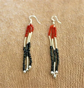 Orecchini pendenti argento e rosso nero e argento perle sud ovest moda - Foto 1 di 1