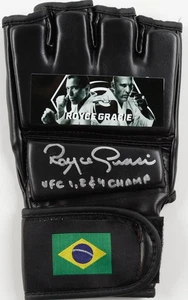 Royce Gracie Signed Custom Brazil MMA Fight Glove Inscribed "UFC 1, 2 & 4 Champ" - Picture 1 of 2
