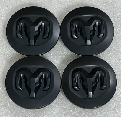 набор из 4 оригинальных черных центральных колпаков колес Dodge Ram 1500 2,5 дюйма 63 мм Mopar 6KF18TRMAA - Изображение 1 из 4