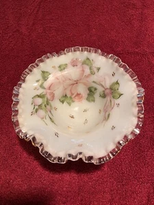 Plato de caramelo vintage Fenton Silvercrest pintado a mano rosas rosadas vidrio de leche - Imagen 1 de 9