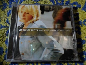 MARILYN SCOTT WALKING WITH STRANGERS - 2001 SEALED PROMO - Bild 1 von 6