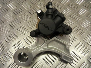 Pinza de freno trasera genuina Honda CBR1000RR NISSIN y soporte 2006 a 2016 - Imagen 1 de 6