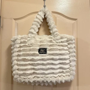 Minky Couture Fuzzy Tote Bag Annie Ripple Large White 17 X 12 Inches - Picture 1 of 13