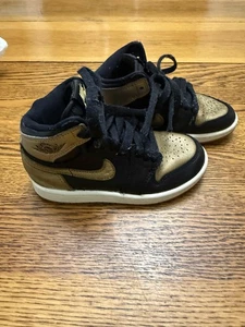 Air Jordan 1 Retro High OG Schuhe Jugend Größe 11C FD1412-071 Nike Turnschuhe - Bild 1 von 9