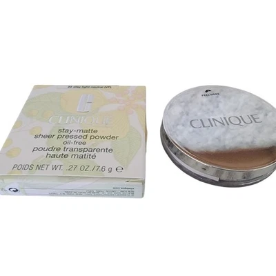 Clinique Stay Matte Sheer Pressed Powder Oil Free 22 Stay Light Neutral - Image 1 of 4