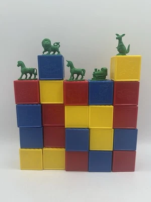 VTG Tupperware Tuppertoys Busy Blocks ABC Alphabet 22 Blocks & 5 Figures - Image 1 of 4